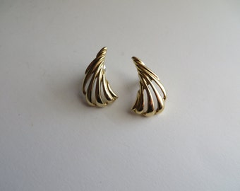 Vintage Gold Plated Pierce Earrings