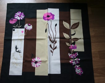 Fab flower print 1960s vintage scarf (a1)