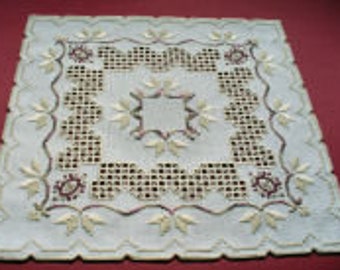 Fallen leaves Hardanger mat chart