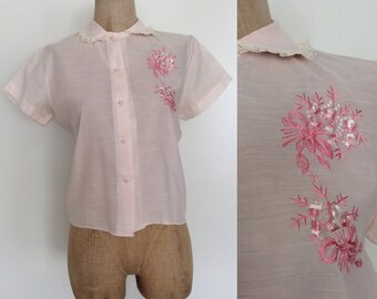 1950's Pink Cotton Embroidered Button Up Size Medium Large by Maeberry Vintage