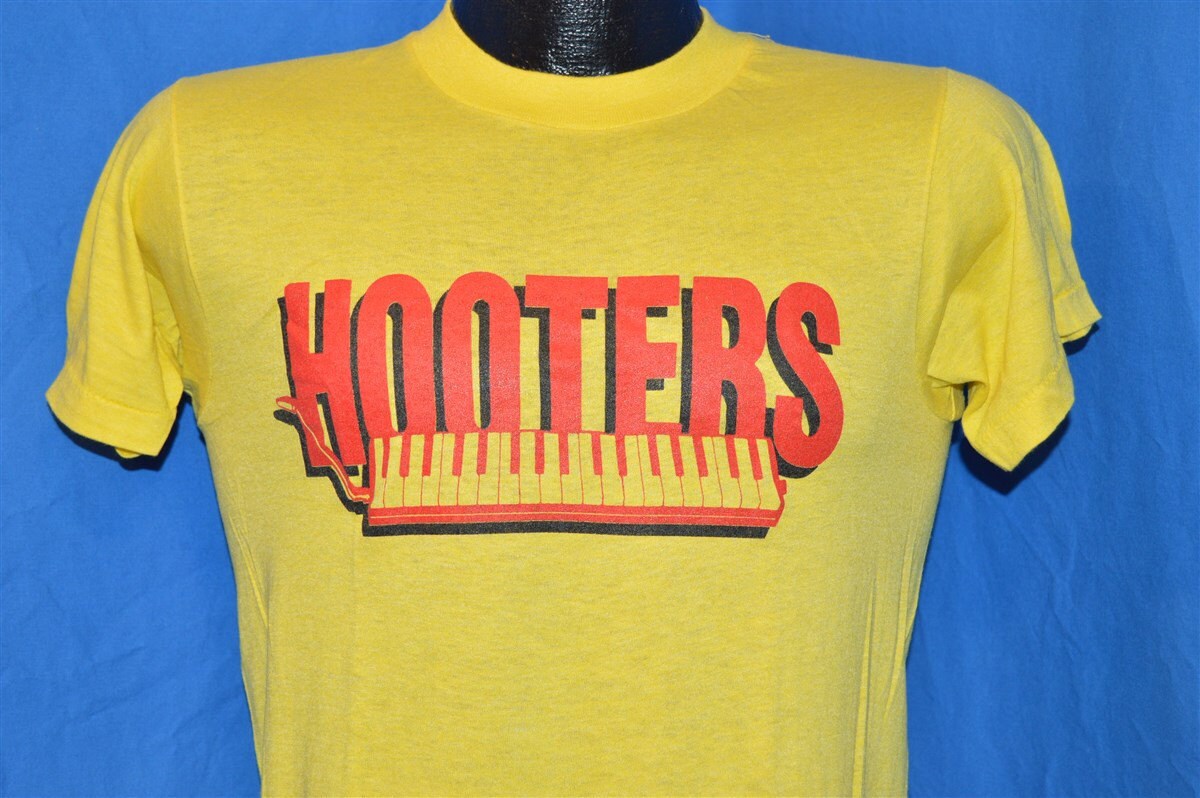 vintage hooters shirts