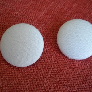 4 four-White Fabric Covered Buttons-32mm