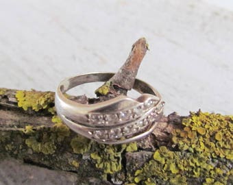 Silver Ring Vintage signet ring Girlfriend gift Engagement ring 925 Sterling Silver Jewelry Statement Ring Sterling Silver Ring Size 8