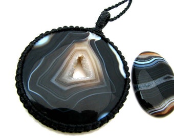 Sardonyx Necklace / Sardonyx jewelry / heal stone necklace / Macrame / Healing Stones and crystals / Statement necklace / wrapped pendant