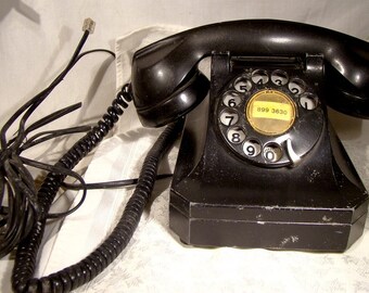 Stromberg Carlson Model 1243 Desk Telephone 1940