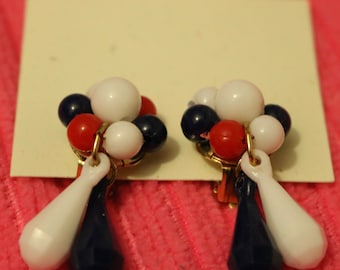 Patriotic Lucite Dangle Clip On Earrings