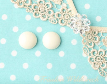 "Creme-Buttons" vintage stud earrings 15 mm