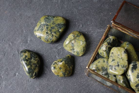 Serpentine Tumbled Stones, Raw Serpentine, Heart Chakra Crystal, Polished Serpentine, Crystal Healing, Crystal Grid, Green Chakra Stone