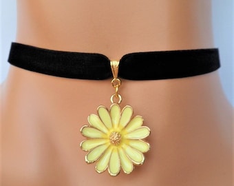 daisy choker, black velvet choker, flower choker, daisy necklace