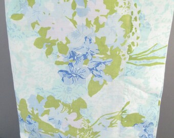 Vintage full sheet, double sheet, full flat sheet, 1960s mid century modern, shabby chic, blue aqua green floral print, floral sheets