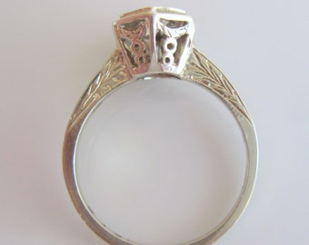 Edwardian 14 Karat White Gold Old Mine Cut Diamond Wedding Engagement Ring Right-Hand Ring Size 6.5