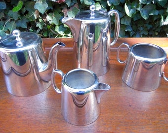 Vintage E.P.N.S. Sheffield Hotel Teaset. Service à thé. Cofeepot warranted hard solder. 1920