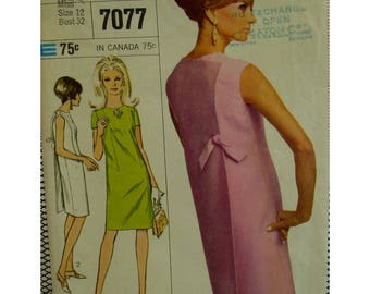 60s Back Wrap Dress Pattern, Straight, Sleeveless, V-Side Inserts, Jewel Neck, Designer Fashion Simplicity No. 7077 Size 12 Bust 32" 81cm