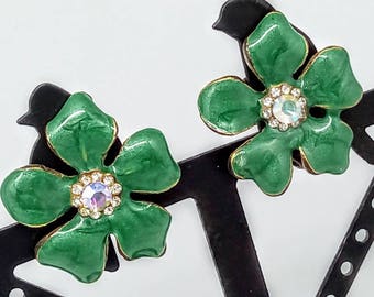 25mm vintage green enamel earrings, vintage earrings, 1980s clip on earrings, green flower earrings, green earrings, 1980s enamel earrings