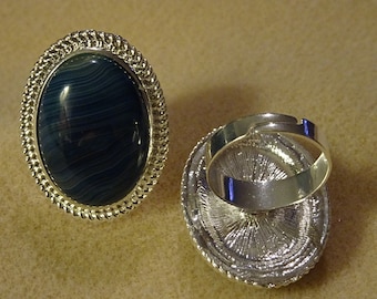 Blue Agate Ring 3 x 2.5 cm