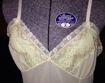 Big sale vintage Taylorcraft nightgown full slip nightie