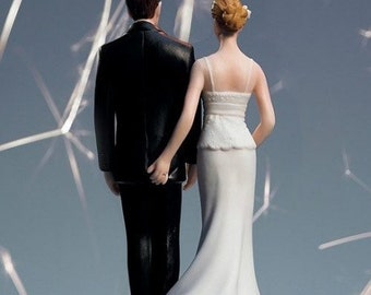 Daring pinch cake figurine