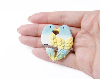 Cute handmade bird brooch Birdie pin Bird lover gift Bird jewelry Bird brooch pin Birdy brooch Small present Polymer clay brooch Pin up