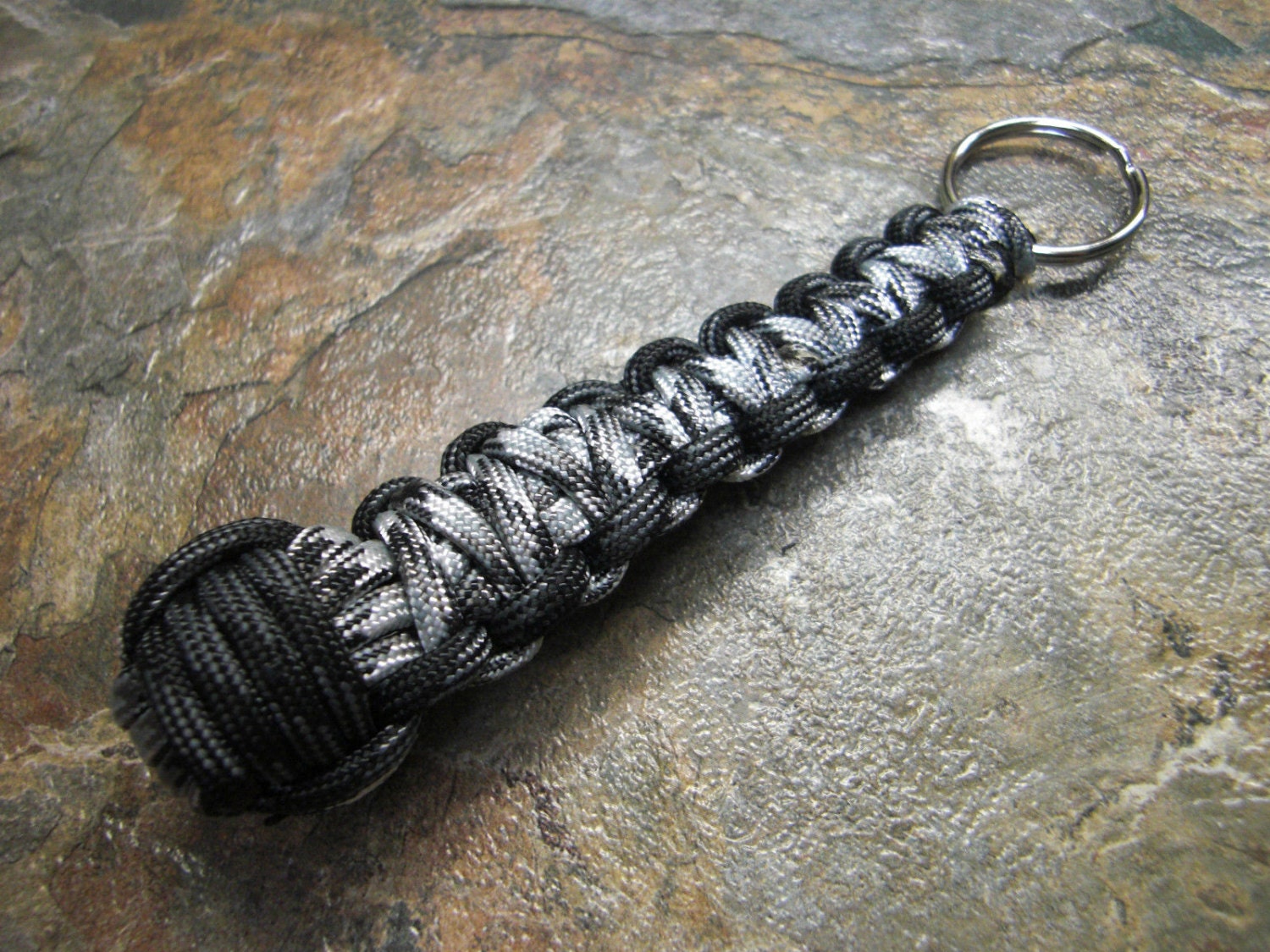 2 color Monkey fist with keyring 550 7 strand PARACORD KNIFE