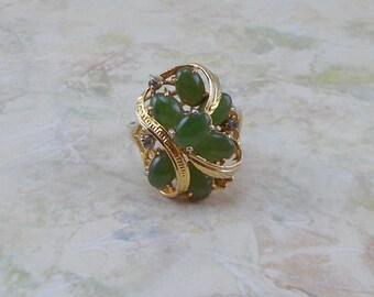 Vintage Multi Stone Jade Green 18k HGE Size 7 Ring 5523
