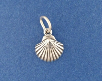 CLAM SHELL Charm .925 Sterling Silver, Sea Shell MINIATURE Small - elp612