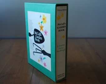 Vintage McCall's Garden Book - 1968 - Retro - Reference - Instructional