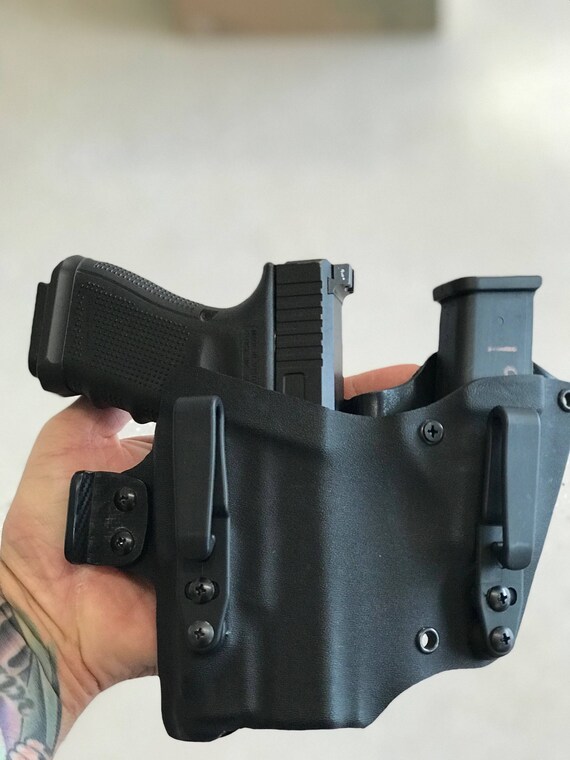 Glock 23 with APLc Custom Kydex IWB holster for a glock 19/23