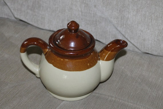 Vintage Brown and Cream Teapot Made in Taiwan Very Vintage Brown and Cream Teapot Made in Taiwan Very