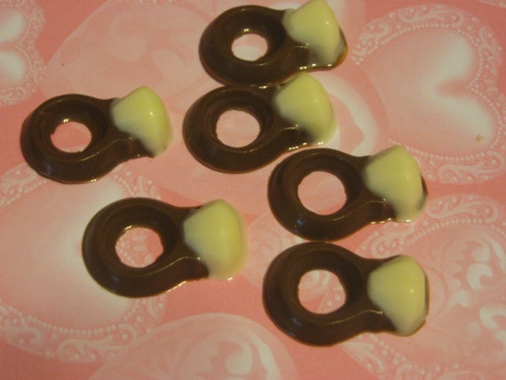 Chocolate diamond ring cupcake topper chocolate bites