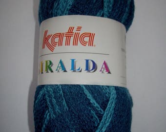 Giralda yarn for ruffled scarf - shades of blue
