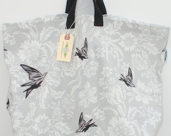 Canvas Bag: Gray Doves, washable
