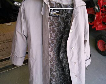 Vintage 1980's Ladies London Fog Trench Coat. Size 4. Made in U.S.A.