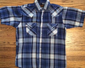 Vintage men's 1980's plaid pearl snap button boho, western shirt. Size M