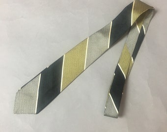Vintage skinny tie / vintage tie / striped tie / skinny tie