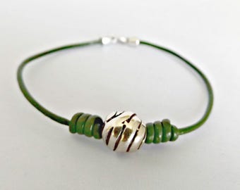 Leather bracelet for women, leather bracelet, girlfriend gift, gift for her, bracelet, boho bracelet, green bracelet, womens bracelet