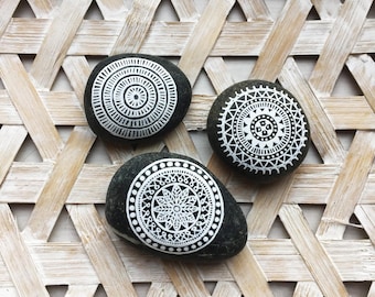 Mandala stones / boho / decoration / mandala / handmade / home decor / crafts / mandala art