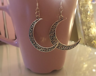 Feminine Moon goddess earrings