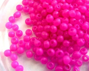 200 2mm bright pink seed beads