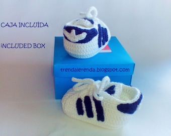 Crochet baby shoes simulation Adidas Superstar customizable with safety. Crocheted booties. Adidas booties. sports booties