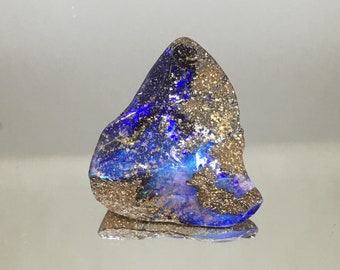 Reserved for Carolin | Semi-Raw Boulder Opal | 19.5 ct | Blue Purple Fire | Rough Surface | Flat Back