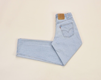 Vintage Levis Jeans, High Waisted Jeans, Tapered Leg Levis 550, Distressed Faded Worn Light Wash Levis, 90s Mom Jeans, Dad Jeans, Size 32