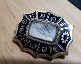 This is a beautiful antique victorian 15ct yellow gold and enamel mourning brooch pin