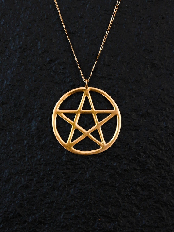 18k gold pentagram pentagram necklace gold pentacle