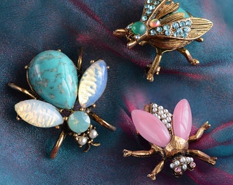 Bee Brooch, Bee Pin, Bee Jewelry, Bee, Brooch, Pin, Bumble Bee Pin, Honey Bee Pin, Bees, Insect Brooch, Insect Jewelry, Insect P5280