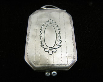 a746 Lovely Rectangle Vintage Gold Filled Locket