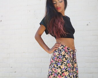 1980s Shorts Floral Bermudas 28 inch waist