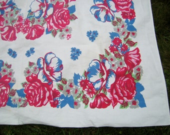 Vintage Floral Tablecloth BEAUTIFUL