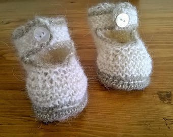 WHITE BABY BOOTIES HAND KNITTED 3 MONTHS