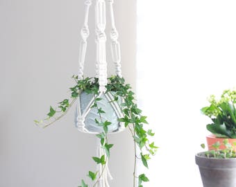 Macrame Plant Holder / Macrame Plant Hanger / Plant Hanging / Makramee / Macrame Pot Holder / Macrame Wall Hanging