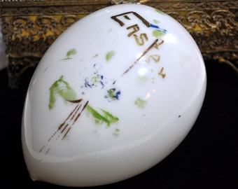 Lg. Victorian Easter Egg, milk glass egg, Easter decoration decor Antique Egg, hand blown egg #809